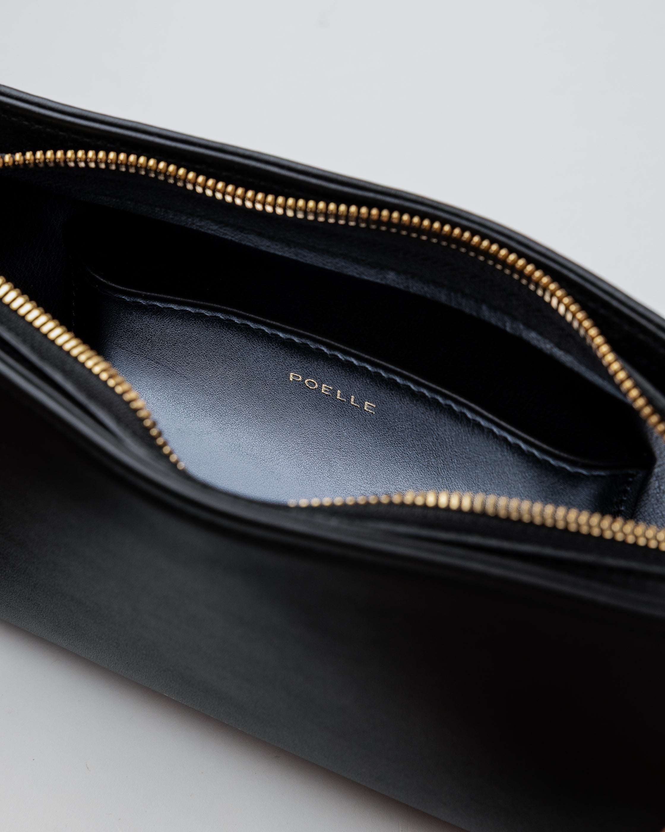 Anna Beauty Bag Чорна