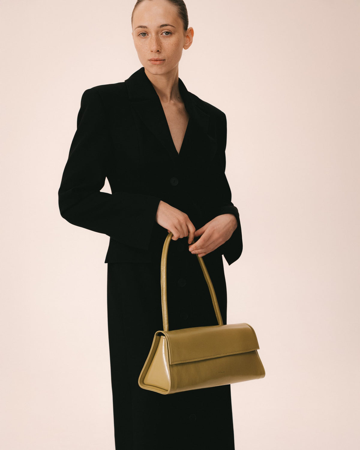Untitled Bag Small Оливкова — кампанія Art of Love