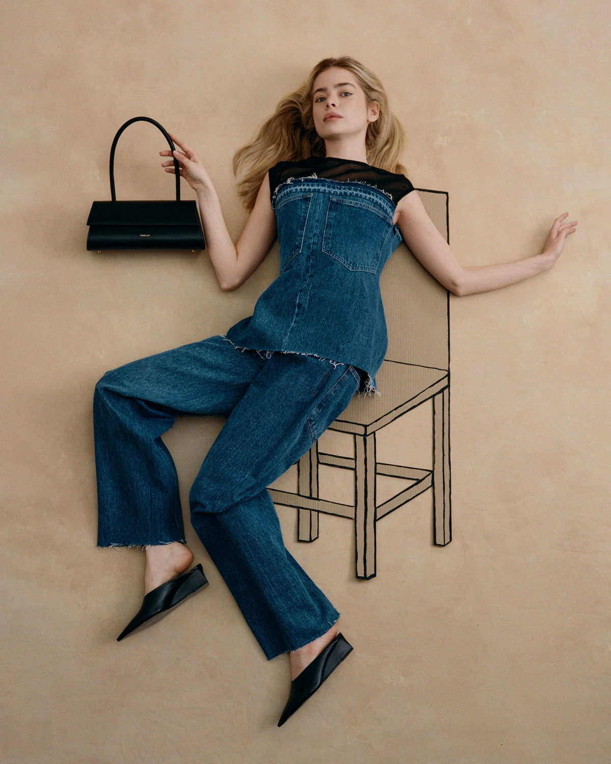Untitled Bag Small Чорна — кампанія Papier Collé