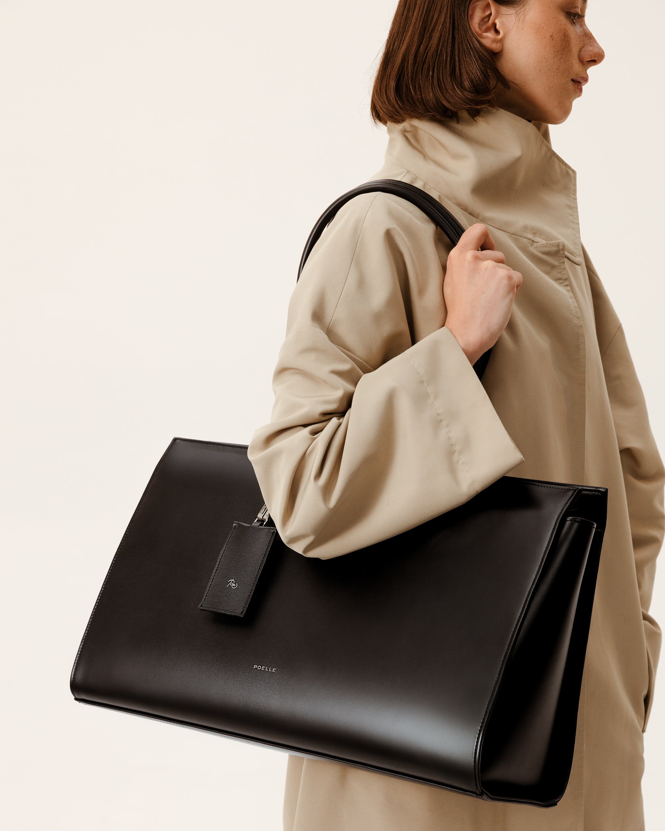 Large Carolyn Tote Bag Чорна