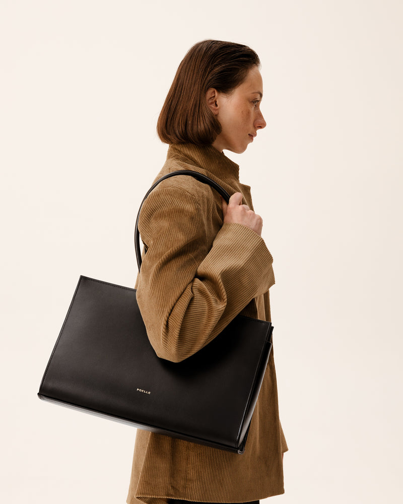 Medium Carolyn Tote Bag Чорна