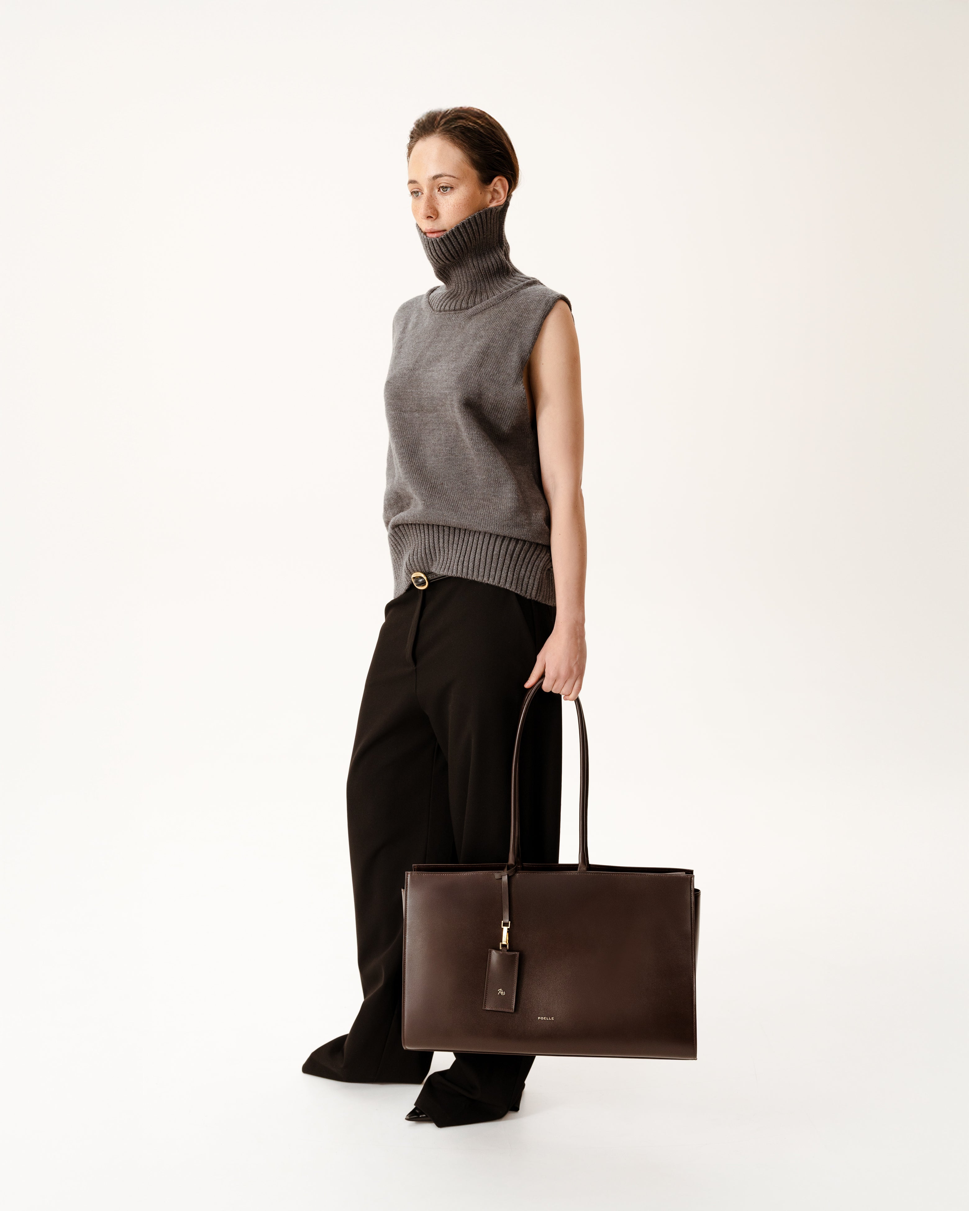Medium Carolyn Tote Bag Коричнева