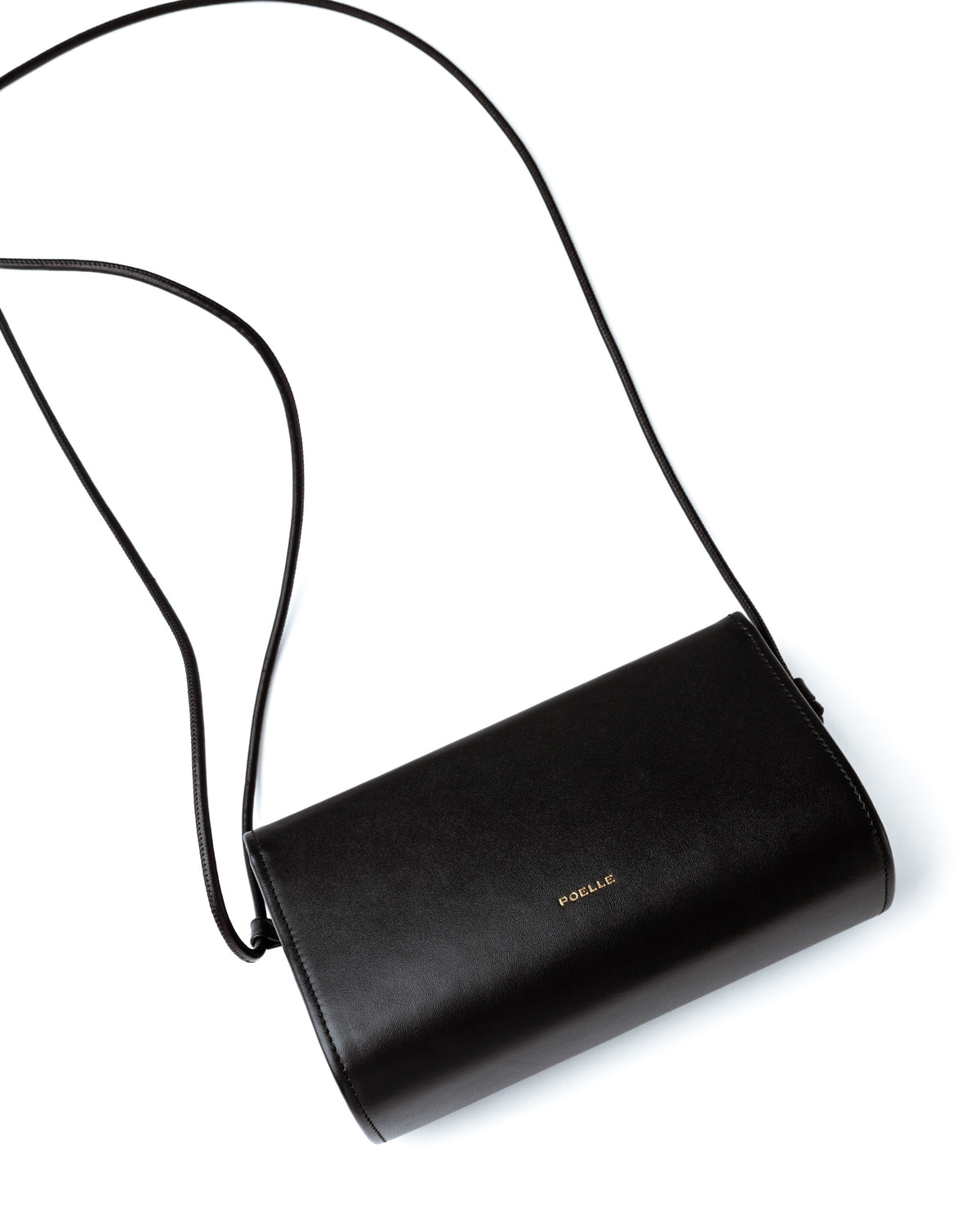 Sophie Bag Medium чорна — клапан і ремінець зблизька